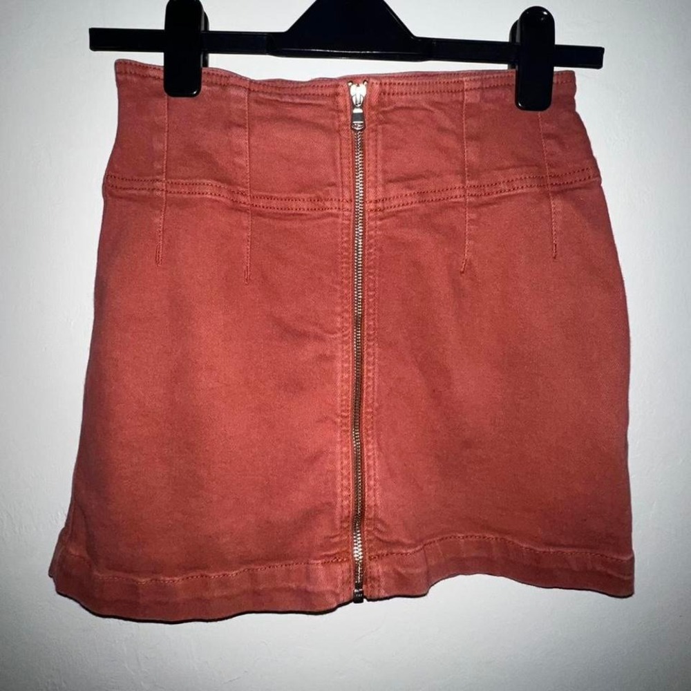 Rust Orange mini skirt with zipper, great for a night out #miniskirt